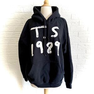 Taylor Swift 1989 Tour Hoodie Black Sweatshirt Rare Size Large